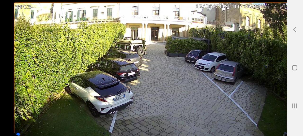 Dimora Charleston Lecce Parcheggio Privato In Loco Gratis Bed & Breakfast Exterior photo