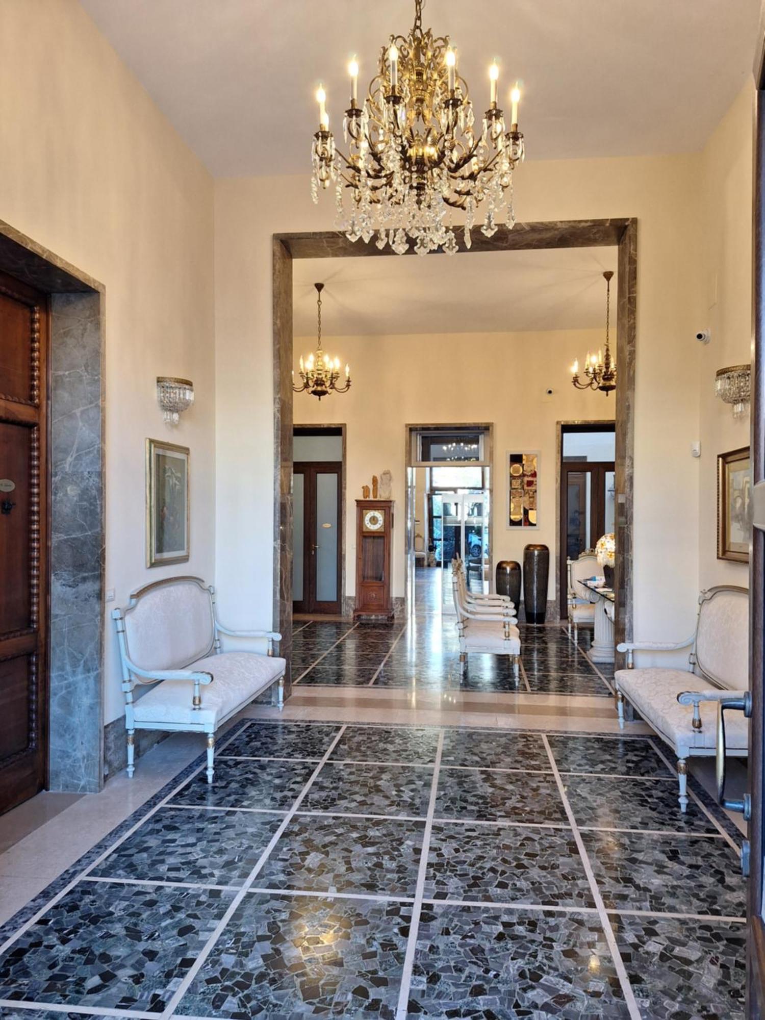 Dimora Charleston Lecce Parcheggio Privato In Loco Gratis Bed & Breakfast Exterior photo